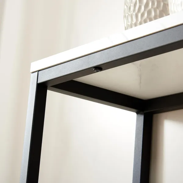 Console_Table_With_Golden_Frame
