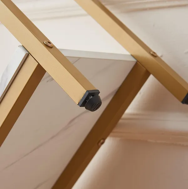 Console_Table_With_Golden_Frame