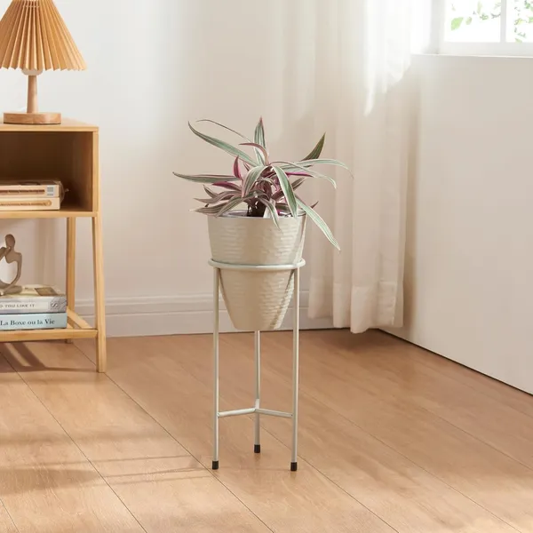 Metal_Flower_Stand_With_Pot