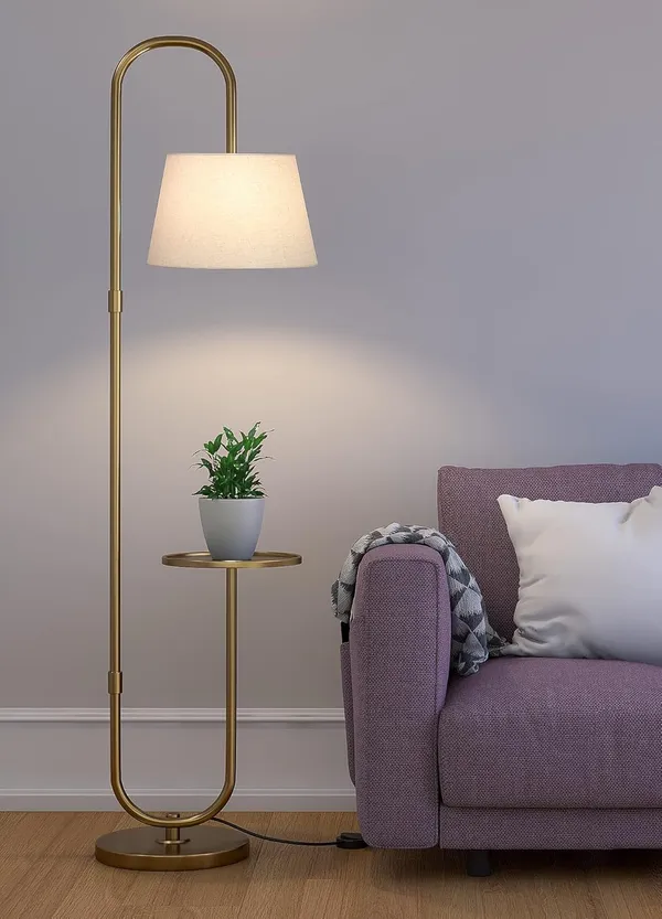 Floor_Lamp_With_Shelf