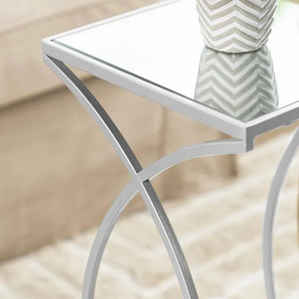 Nesting_Side_Tables_With_Glass_Top
