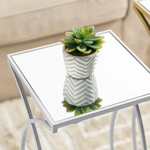 Nesting_Side_Tables_With_Glass_Top