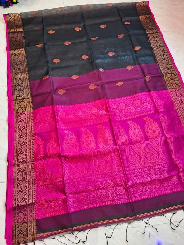 pure_handwork_muslin_saree