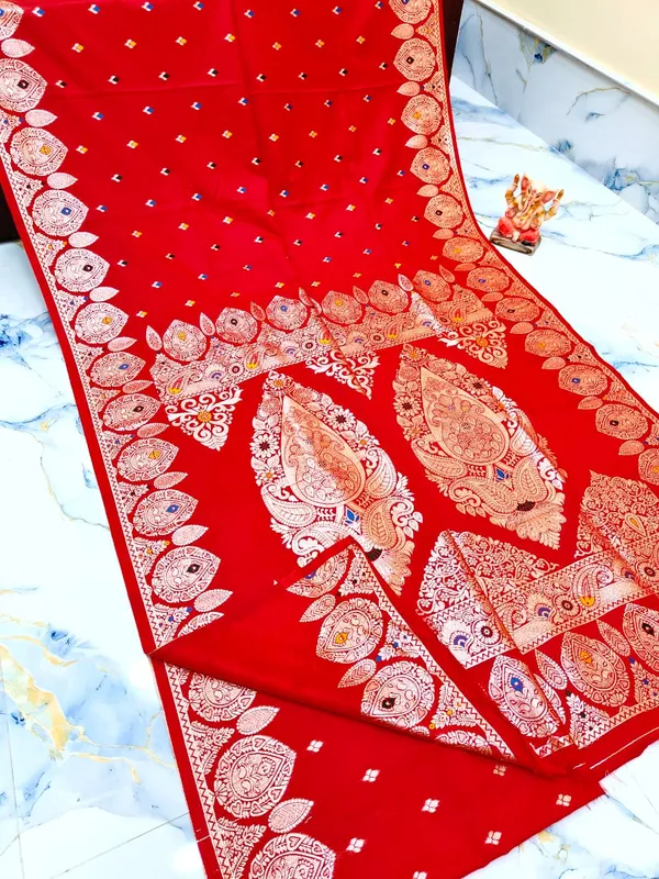 Red_Traditional_Saree_for_Women