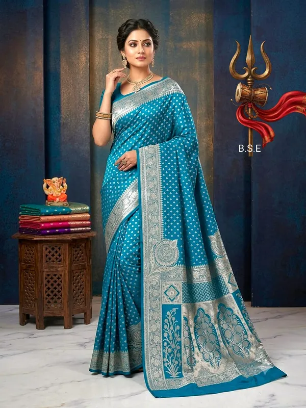 GLOSSY_SIDE_IKKAT_WORK_THE_VERY_TRADITIONAL_BUTTA