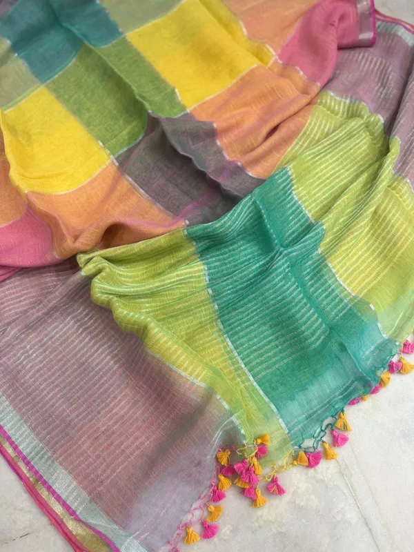 Colouring_Check_linen_Saree