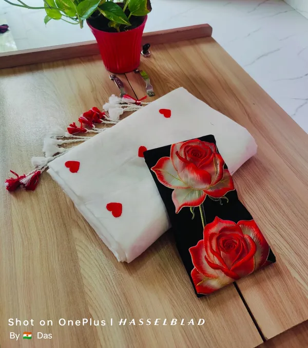Love_Embroidery_Saree_with_digital_print_with_blouse