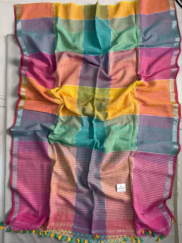 Colouring_Check_linen_Saree