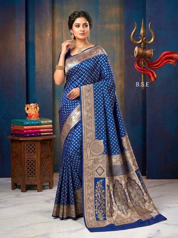 GLOSSY_SIDE_IKKAT_WORK_THE_VERY_TRADITIONAL_BUTTA