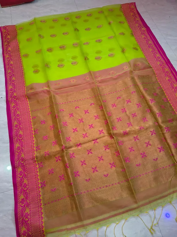 pure_handwork_muslin_saree