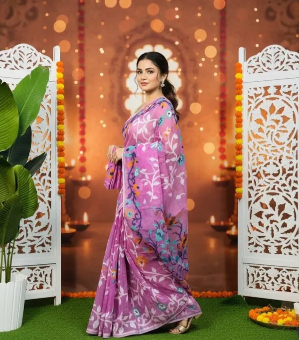 Jumbo_Lota_All_Over_Soft_Dhakai_Jamdani_With_Blouse_Piece