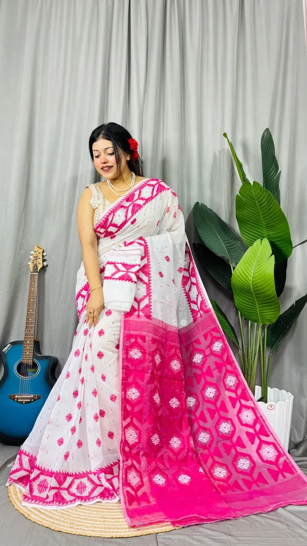 Charulota_Soft_Dhakai_Jamdani_Saree_With_Blouse_Piece