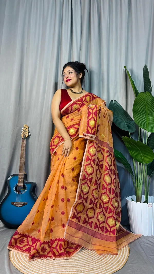 Charulota_Soft_Dhakai_Jamdani_Saree_With_Blouse_Piece