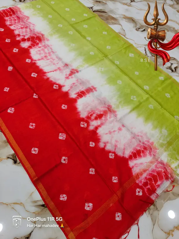 Shrivari_Print_Silk_Batik_Saree_With_Blouse_Piece