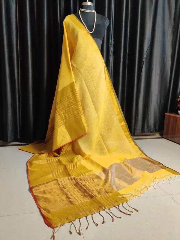 Linen_Saree_With_Copper_Zari_Border_And_Blouse_Piece