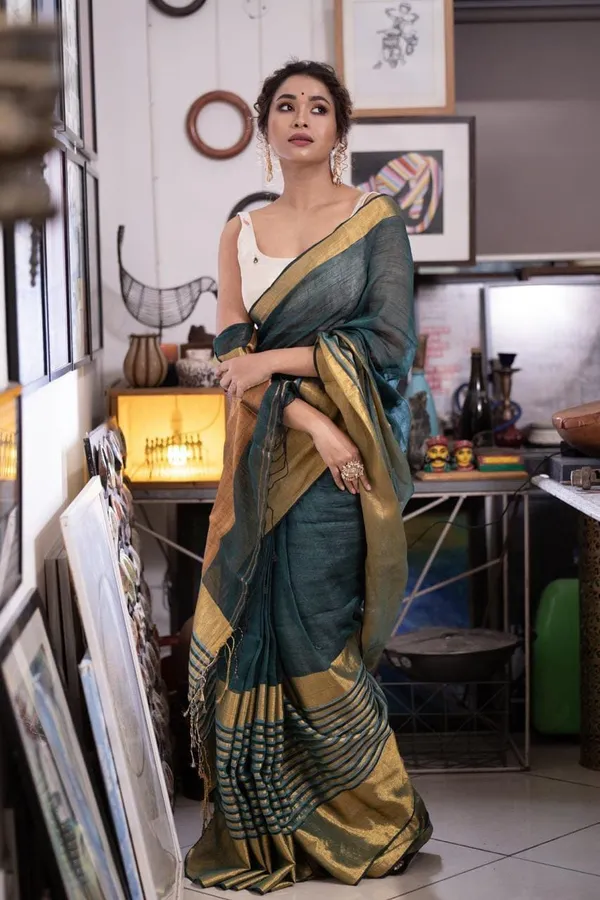Linen_Saree_With_Copper_Zari_Border_And_Blouse_Piece