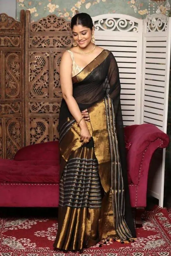 Linen_Saree_With_Copper_Zari_Border_And_Blouse_Piece