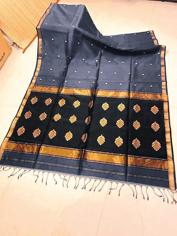 Maheshwari_Cotton_Silk_Saree_With_Blouse_Piece_Cotton_Silk_Fabric