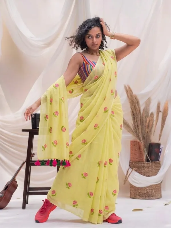 Mull_Cotton_Embroidery_Saree_Without_Blouse_Piece_Quality_Premium_Thin