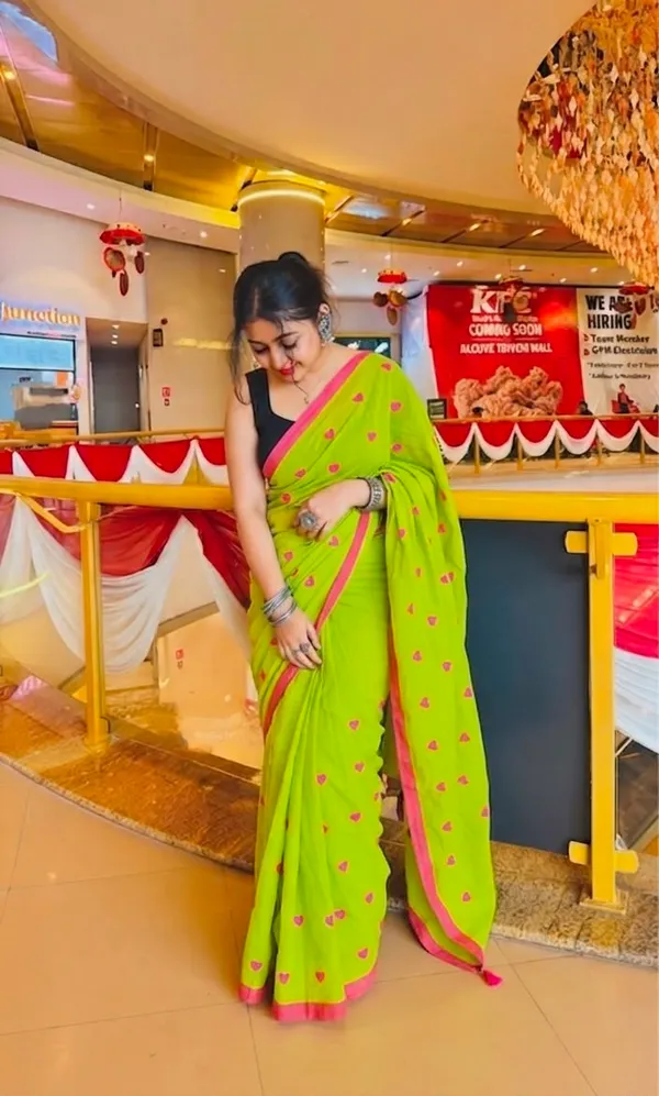 Mul_Cotton_Love_Embroidery_Saree_Without_Blouse_Piece