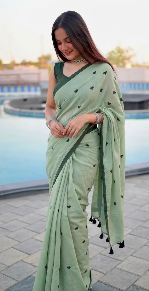 Mul_Cotton_Love_Embroidery_Saree_Without_Blouse_Piece