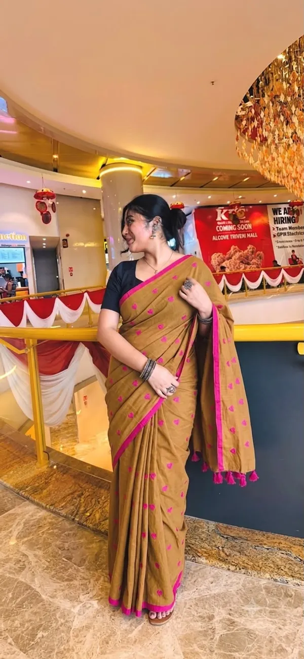 Mul_Cotton_Love_Embroidery_Saree_Without_Blouse_Piece