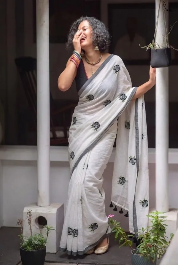 Mull_Cotton_Embroidery_Saree