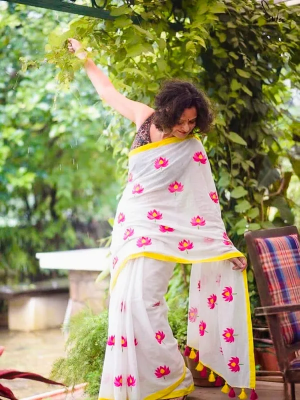 Mull_Cotton_Chain_Sequence_Saree_Without_Blouse_Piece_Quality_Premium_Thin