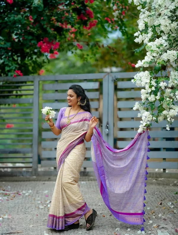 Pure_Mull_Cotton_Saree_With_Blouse_Piece_Quality_Premium