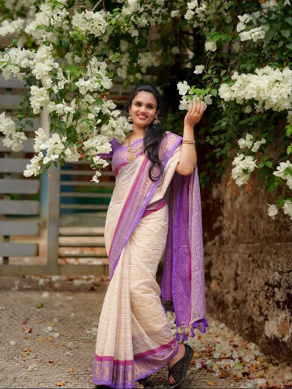 Pure_Mull_Cotton_Saree_With_Blouse_Piece_Quality_Premium