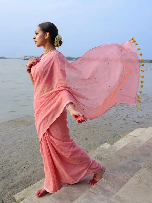 Mull_Cotton_Gini_Work_Saree_Without_Blouse_Piece_Quality_Premium_Thin
