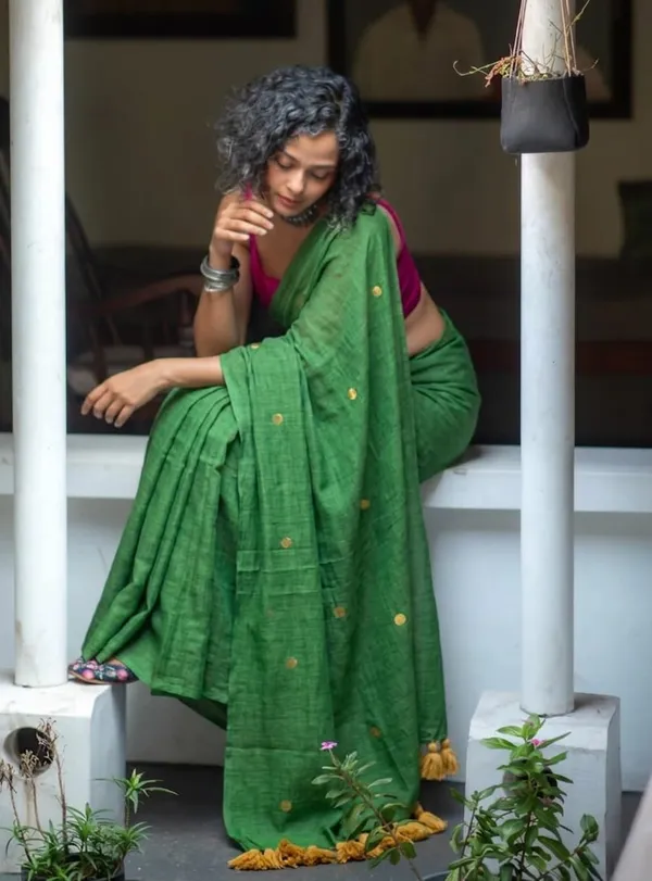 Mull_Cotton_Gini_Work_Saree_Without_Blouse_Piece_Quality_Premium_Thin