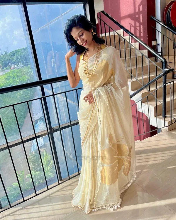 Mull_Cotton_Doll_Embroidery_Saree_Without_Blouse_Piece_Quality_Premium_Thin