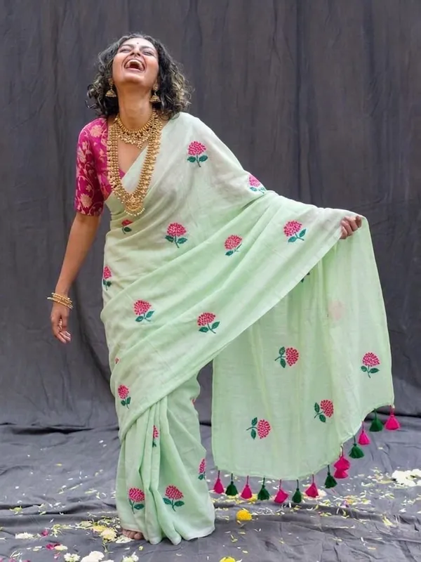 Mull_Cotton_Embroidery_Saree_Without_Blouse_Piece_Quality_Premium_Thin