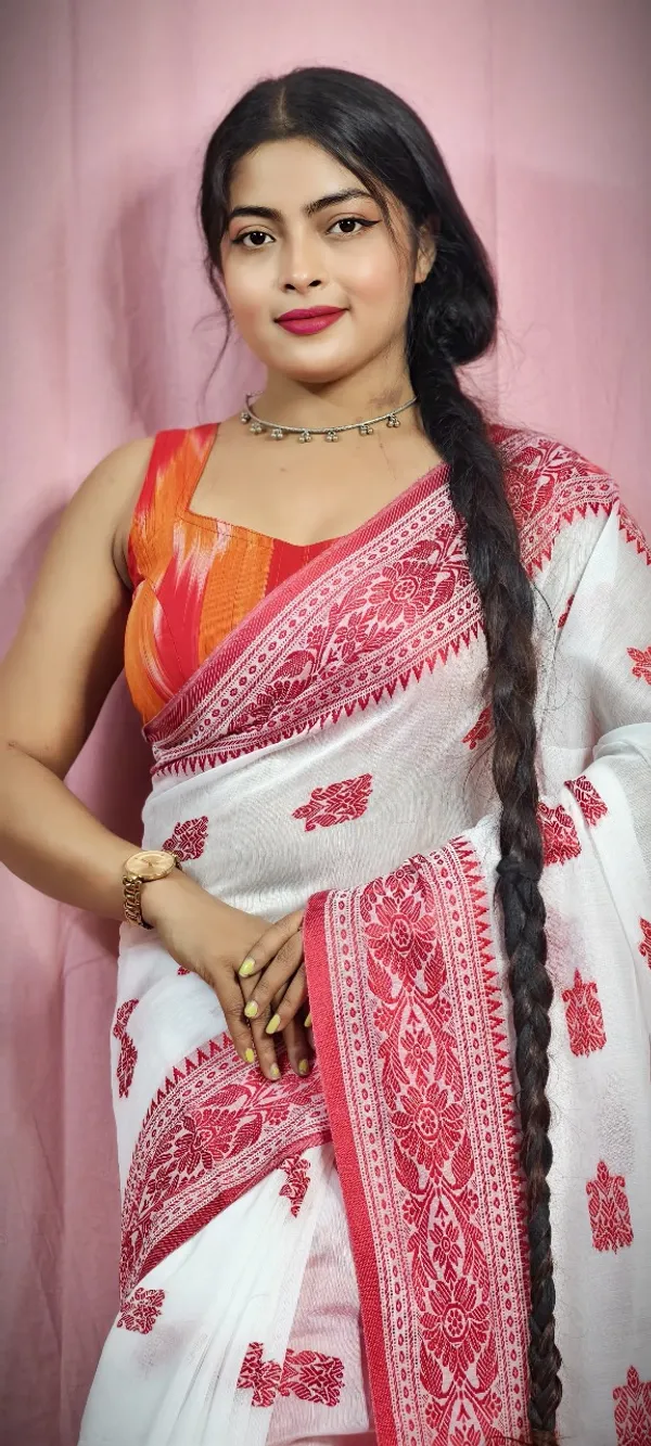 Handloom_Woven_Design_Saree_With_Blouse_Piece_Red_Pallu,_White_Body