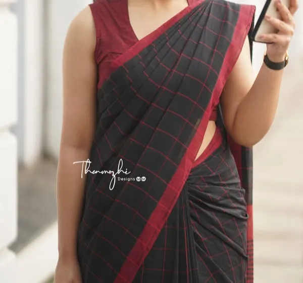 Manjuri_Check_Khadi_Cotton_Saree_With_Blouse_Piece