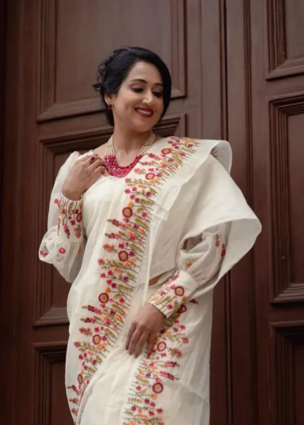 Mul_Cotton_Embroidery_Saree