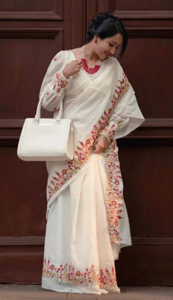 Mul_Cotton_Embroidery_Saree