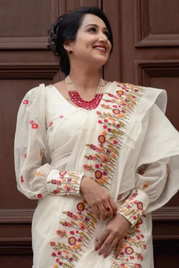 Mul_Cotton_Embroidery_Saree