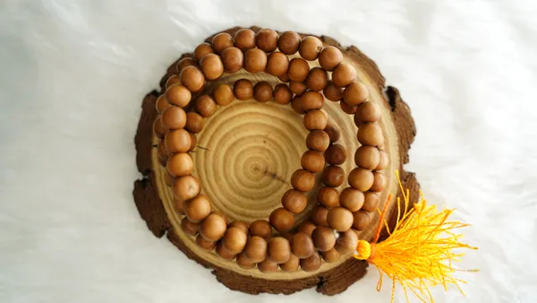Sandalwood_Mala_–_The_Mala_of_Peace,_Devotion_&_Divine_Connection
