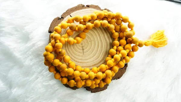Haldi_Jap_Mala_–_A_Symbol_of_Devotion,_Purity_&_Divine_Blessings