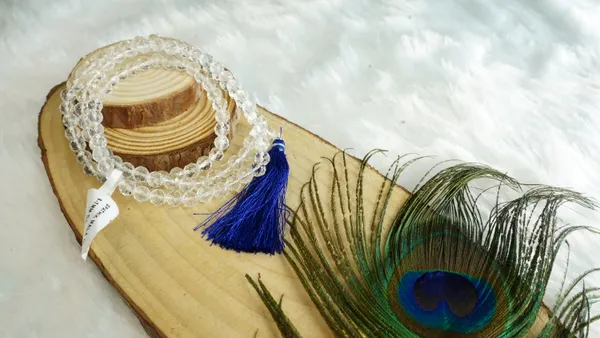 Sphatik_Mala_diamond_cut_–_The_Mala_of_Clarity,_Peace_&_Divine_Energy