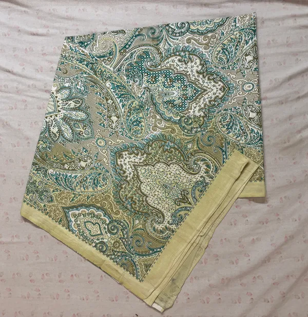 Nandrani_King_Size_Cotton_Block_Print_Bedsheet_Set_-_Design_10