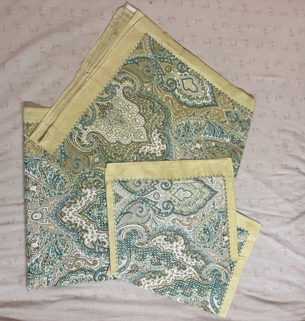 Nandrani_King_Size_Cotton_Block_Print_Bedsheet_Set_-_Design_10