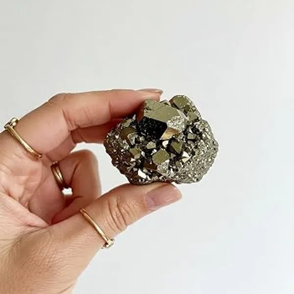 Selenite_Plate_with_Shri_Yantra_Carving