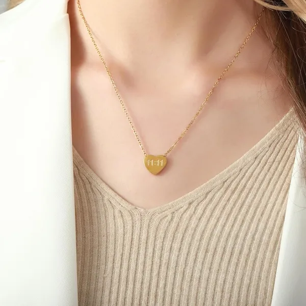 Gold_Tone_Heart_Pendant_Necklace_for_Women