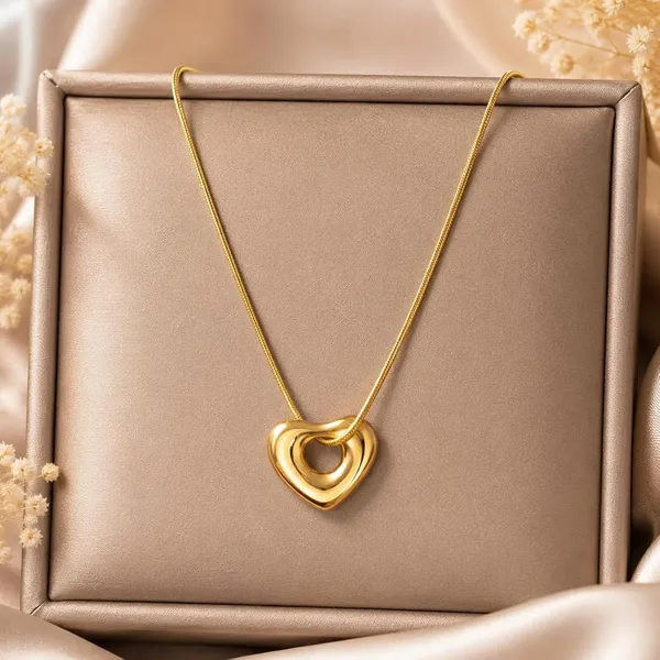 Gold_Tone_Heart_Pendant_Necklace_for_Women