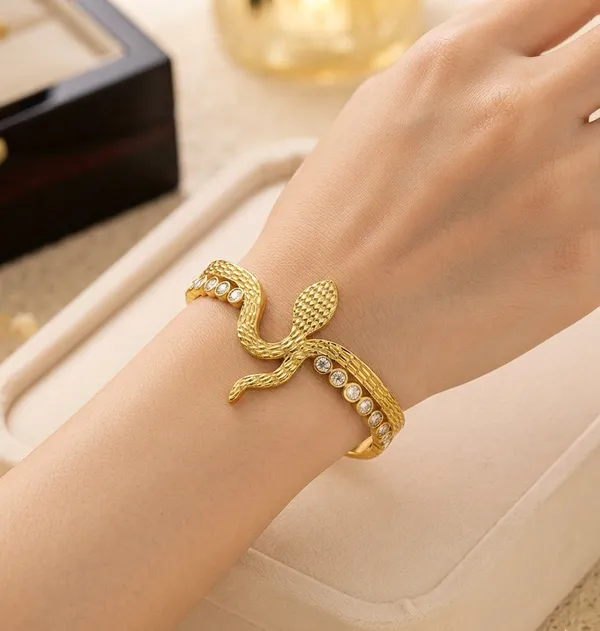 Gold_Tone_Snake_Design_Bracelet_for_Women
