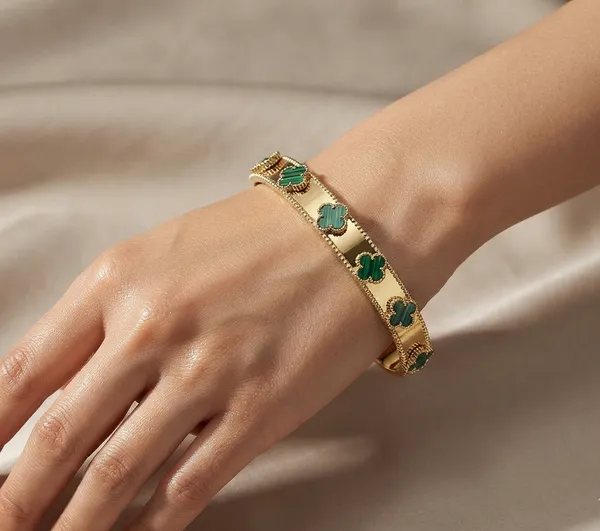 Gold_Tone_Green_Motif_Bangle_for_Women