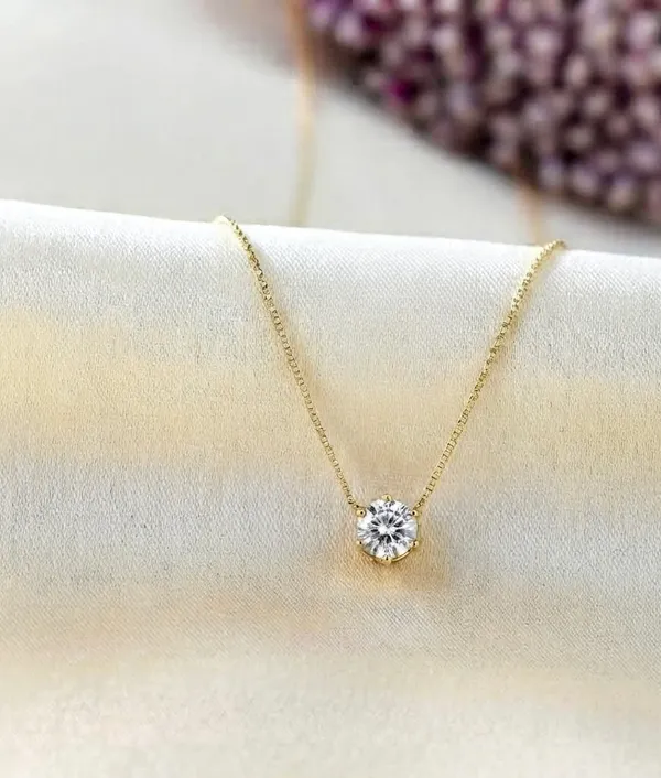 Anti-Tarnish_Gold_Tone_Box_Chain_Necklace_With_Round_Solitaire_Stone